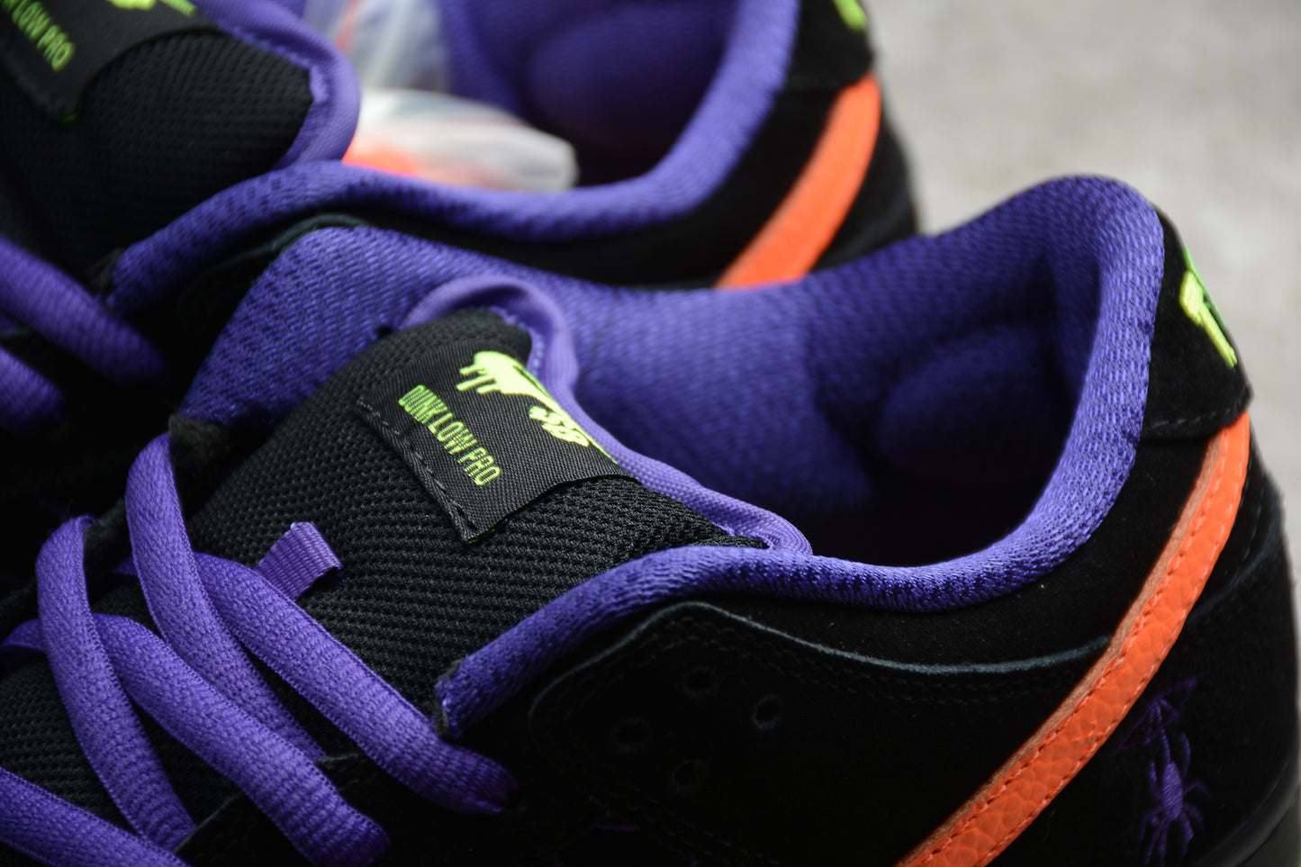 SB Dunks spider black and orange