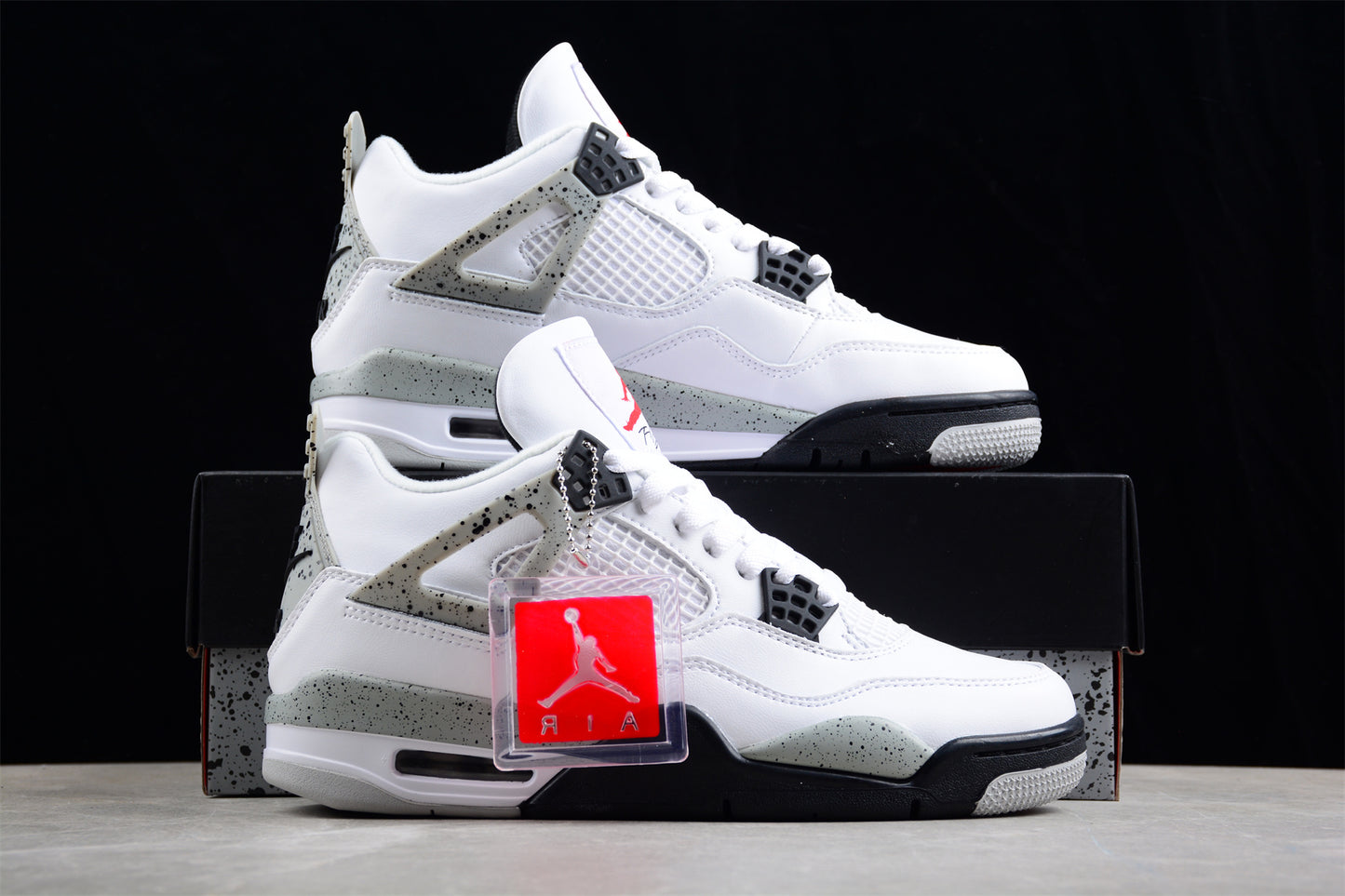 Air Jordan Retro 4 OG 'White Cement'