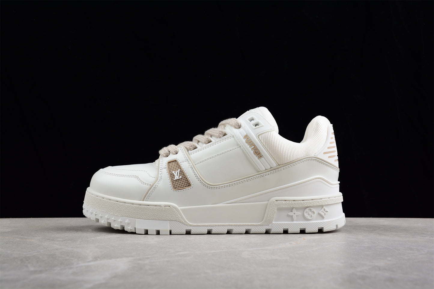 LV Trainers pure white