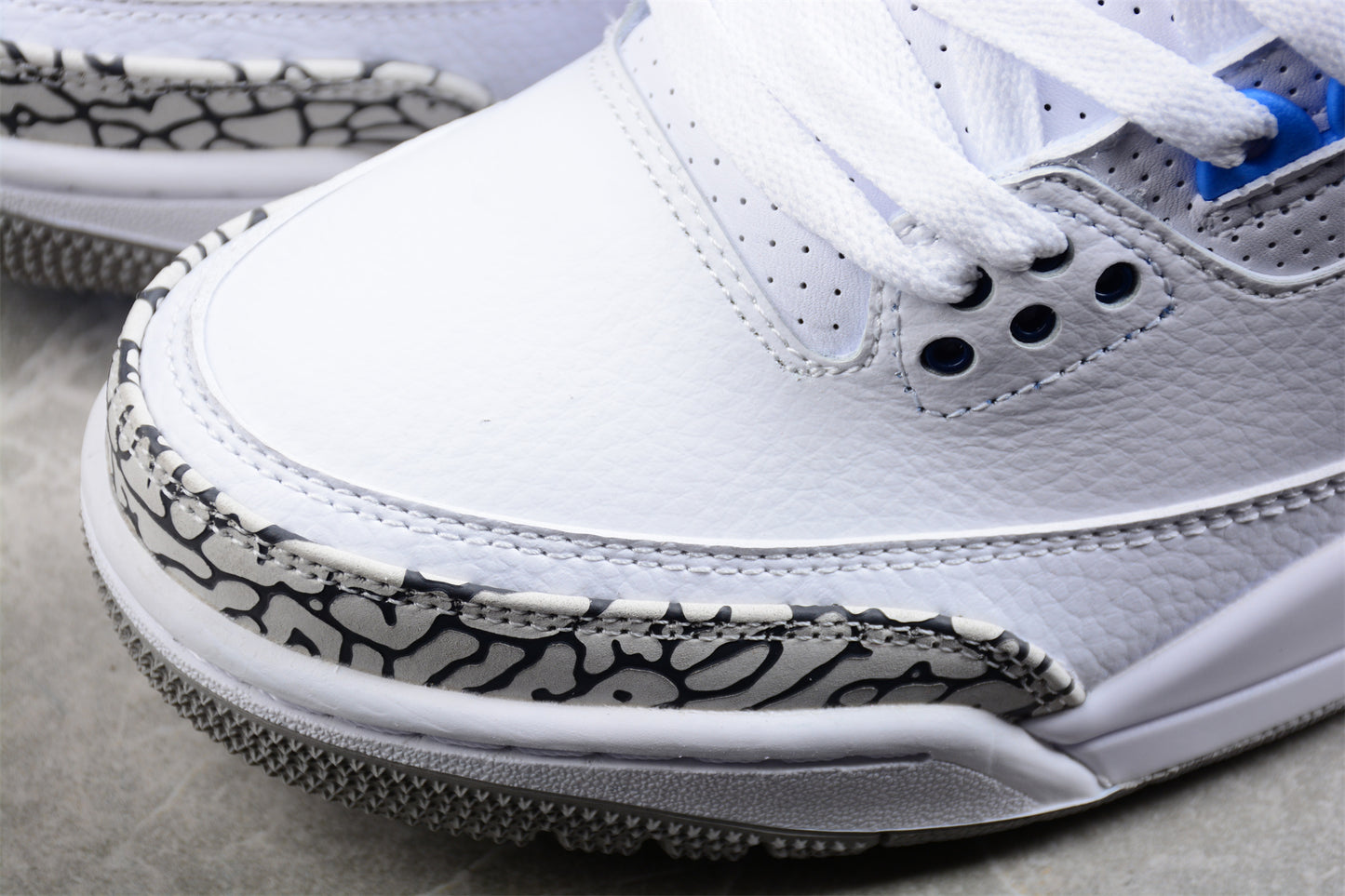 Jordan 3s North Carolina blue