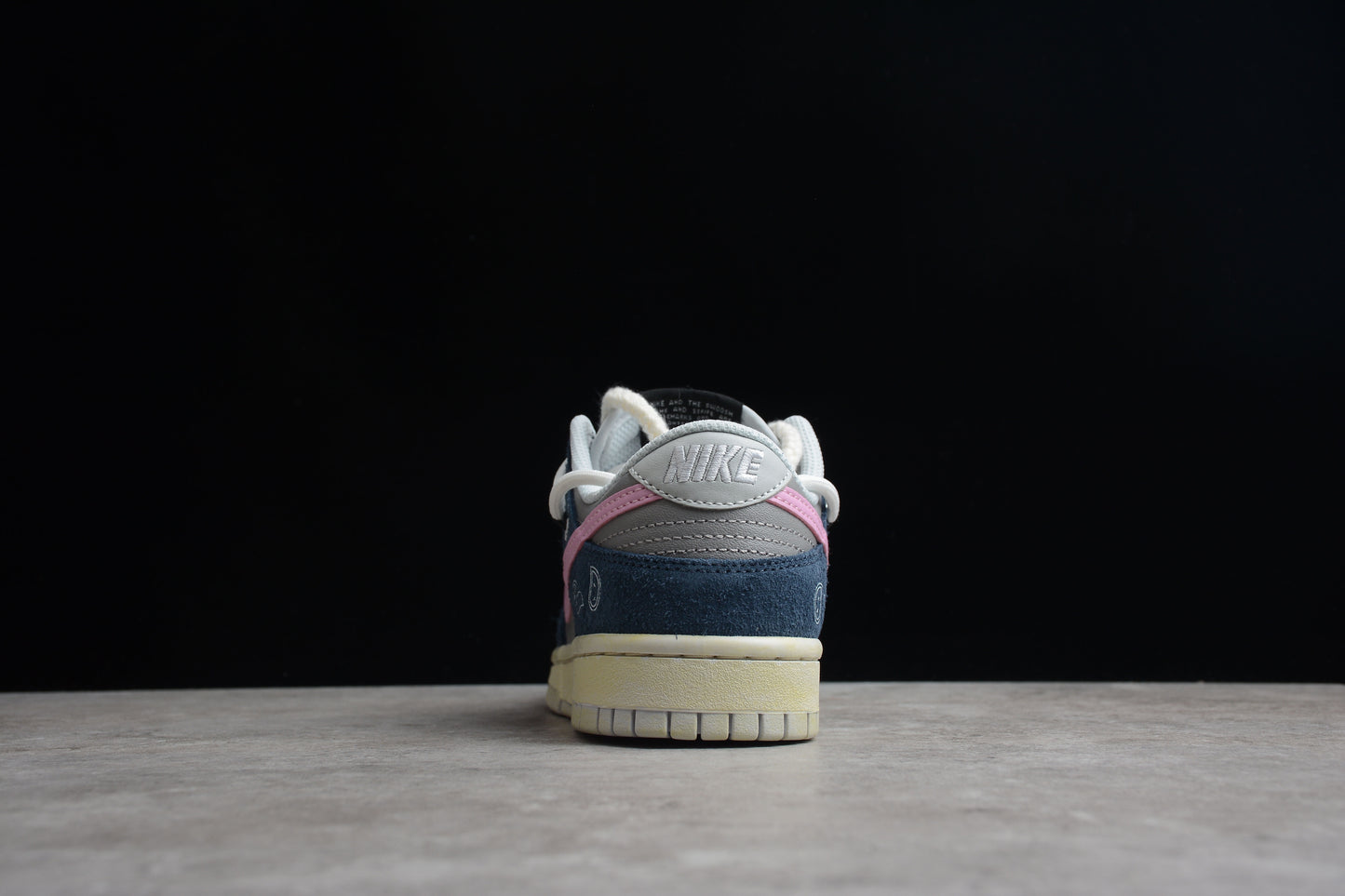 SB Dunks pink flower custom
