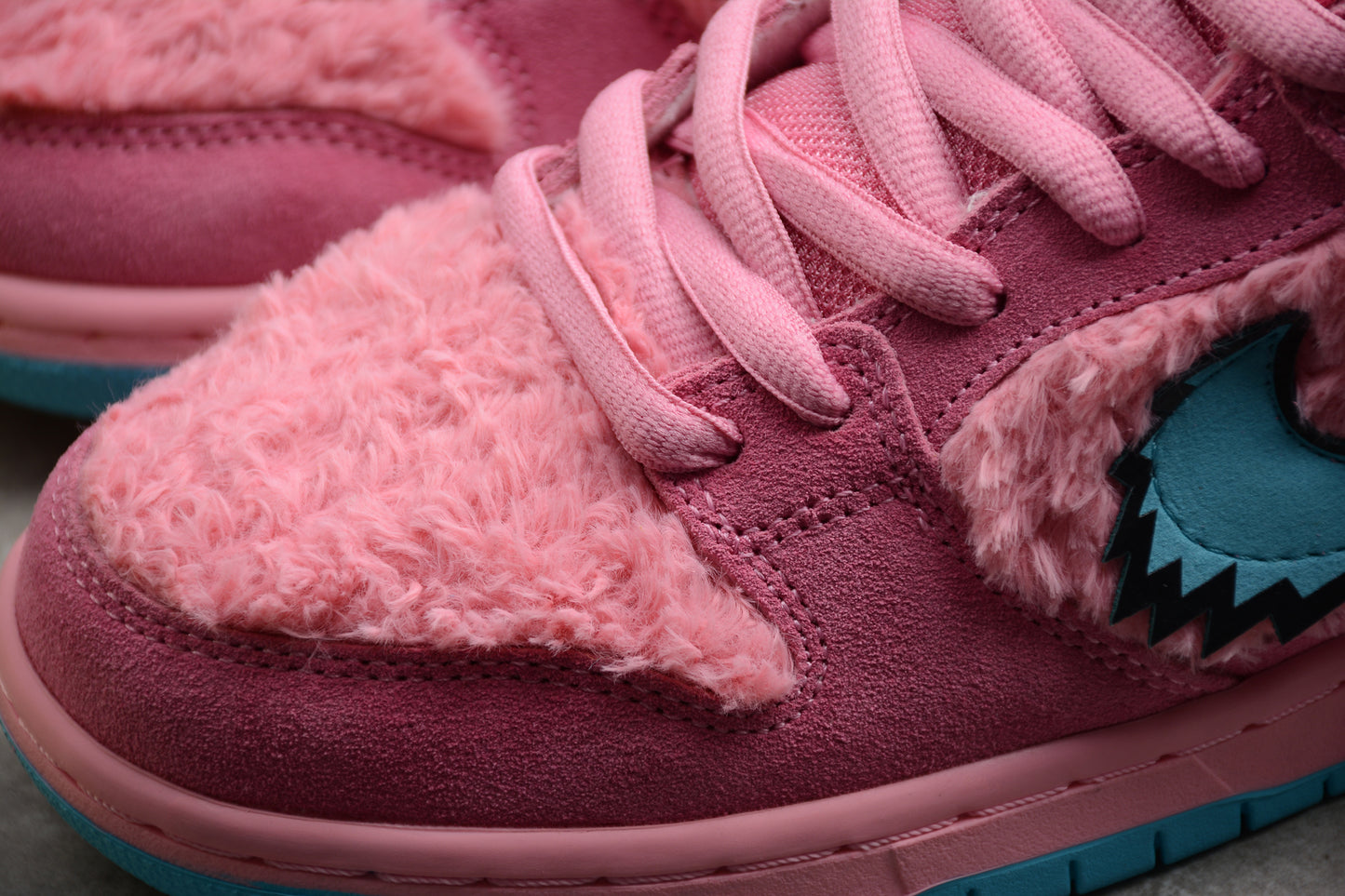 SB Dunks Grateful dead bear pink
