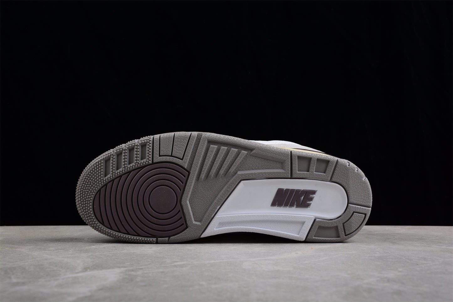 Jordan 3s Beige grey