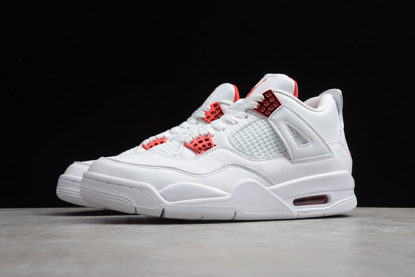 Air Jordan 4 Retro “Metallic Pack