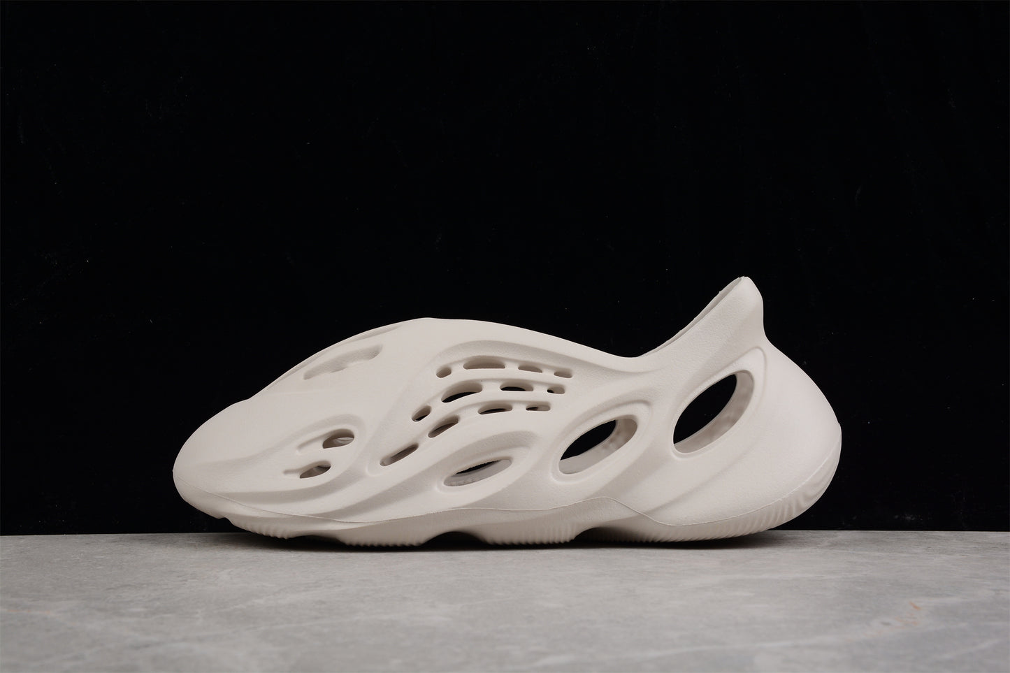 Yeezy foam runner Bone white