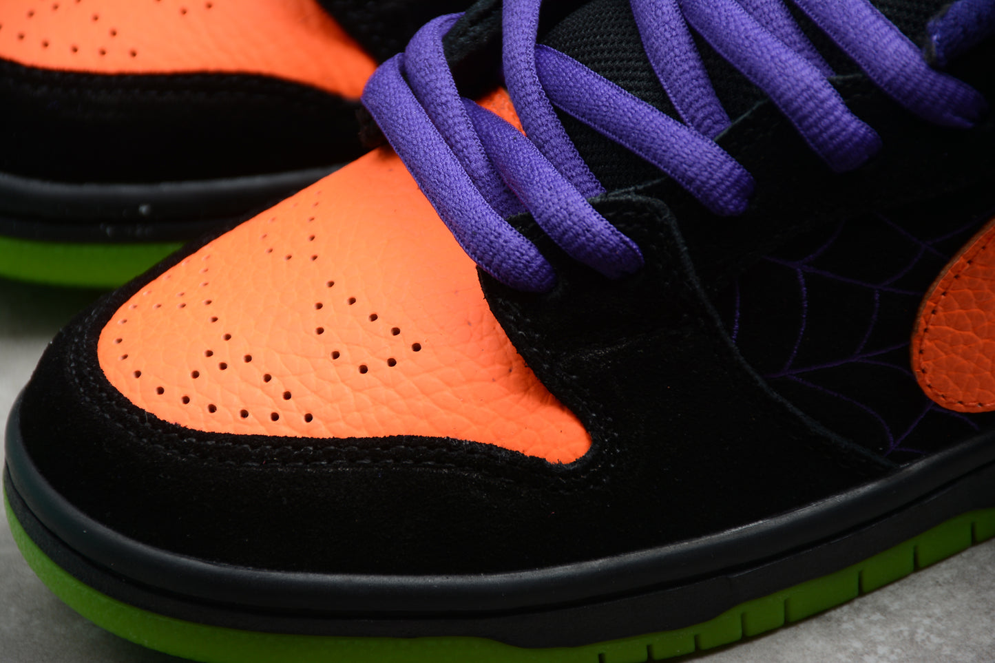 SB Dunks spider black and orange