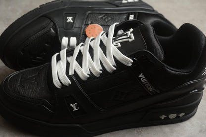 LV Trainers Pure black
