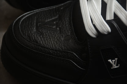 LV Trainers Pure black
