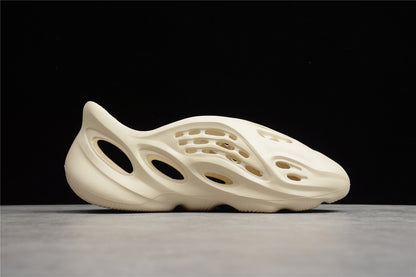Yeezy foam runners Desert yellow