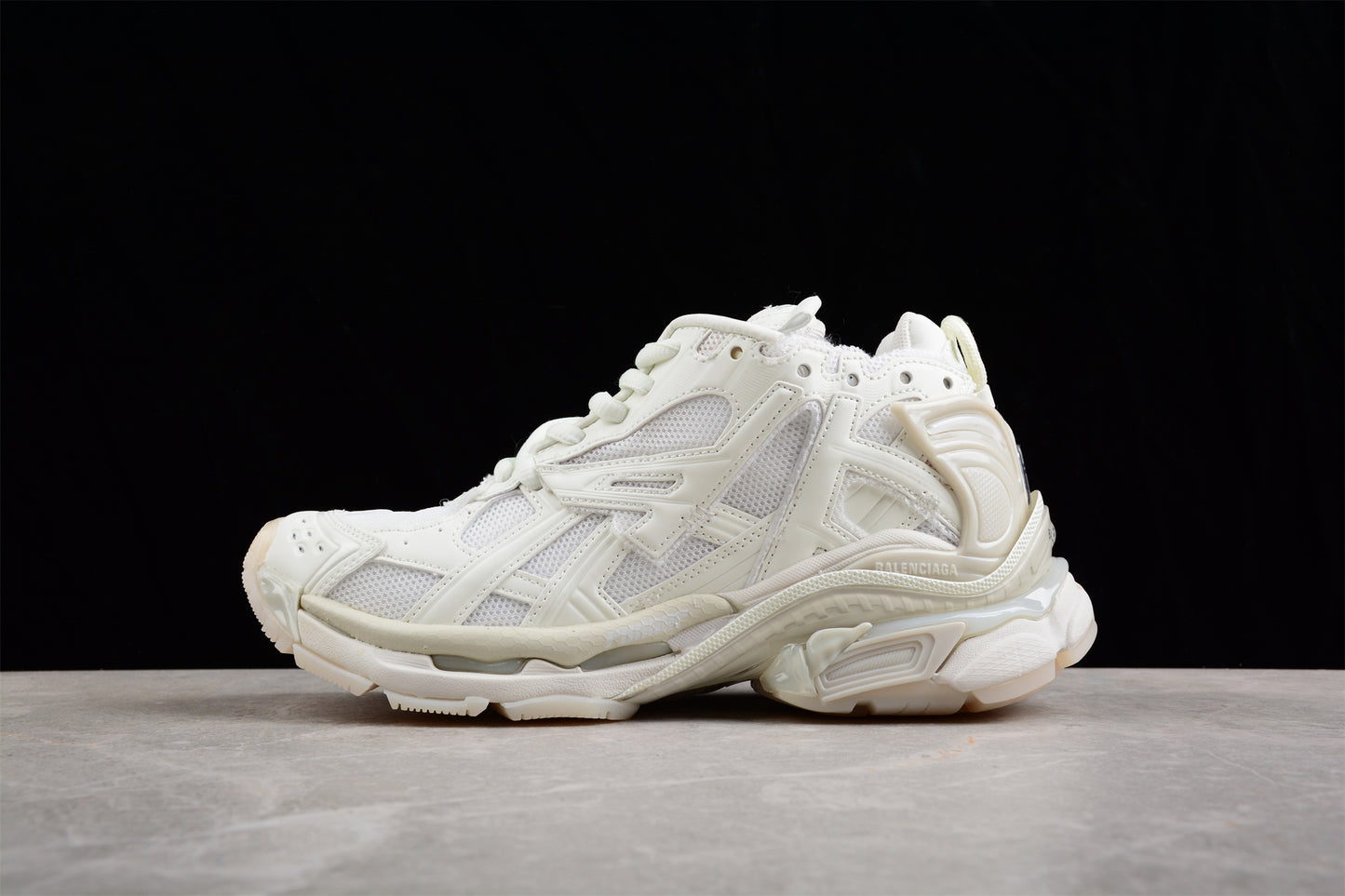Balenciaga Runner Trainers | B1 9000 white