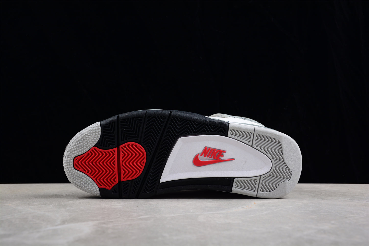 Air Jordan Retro 4 OG 'White Cement'