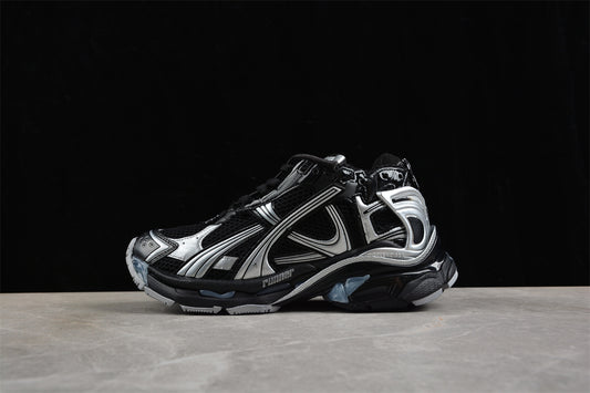 Balenciaga Runner Trainers | Grey black
