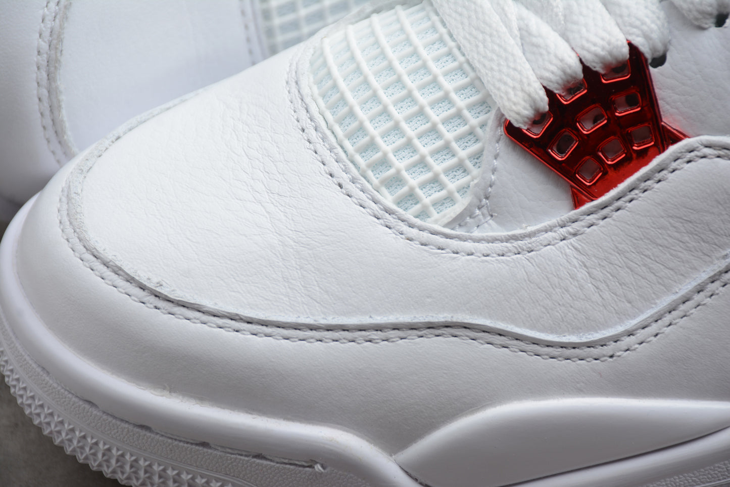 Air Jordan 4 Retro “Metallic Pack