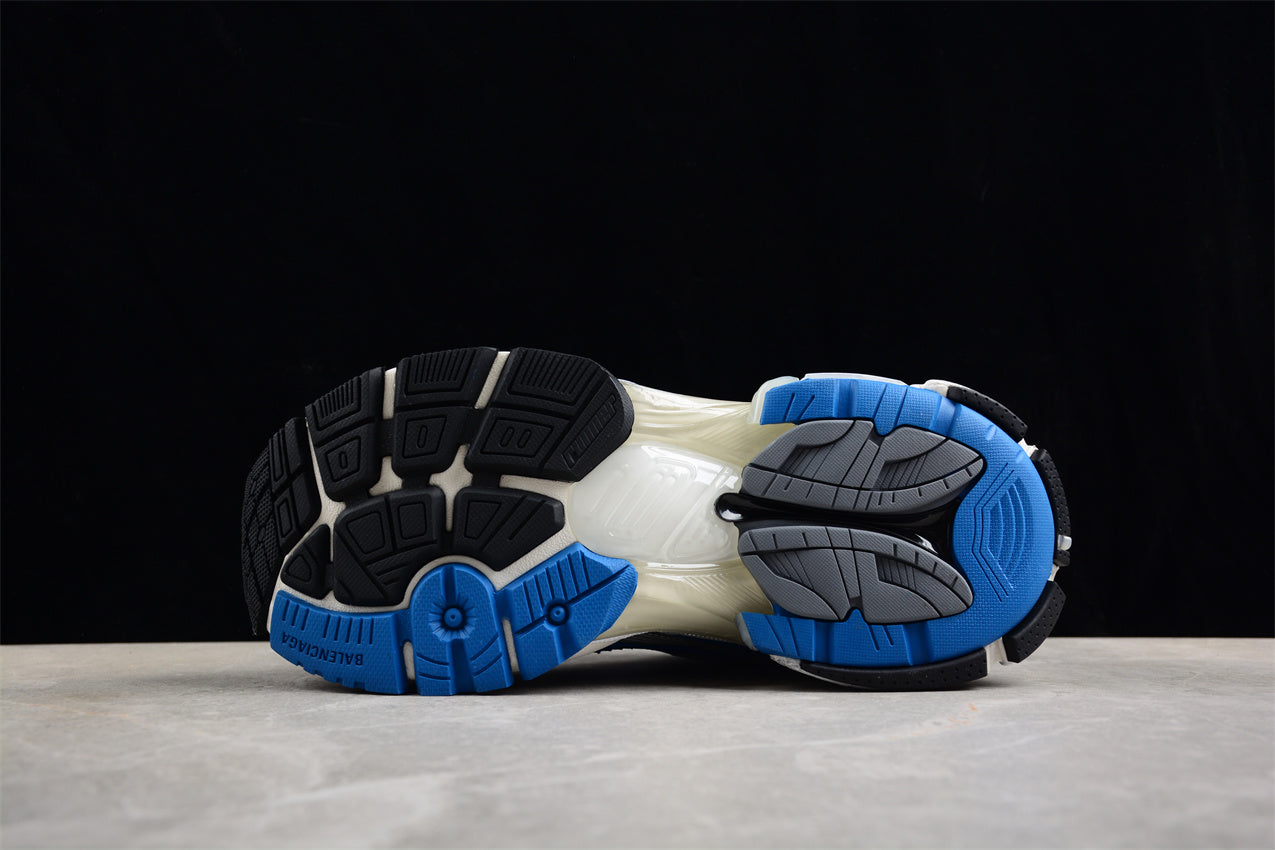 Balenciaga Runner Trainers | Blue and white