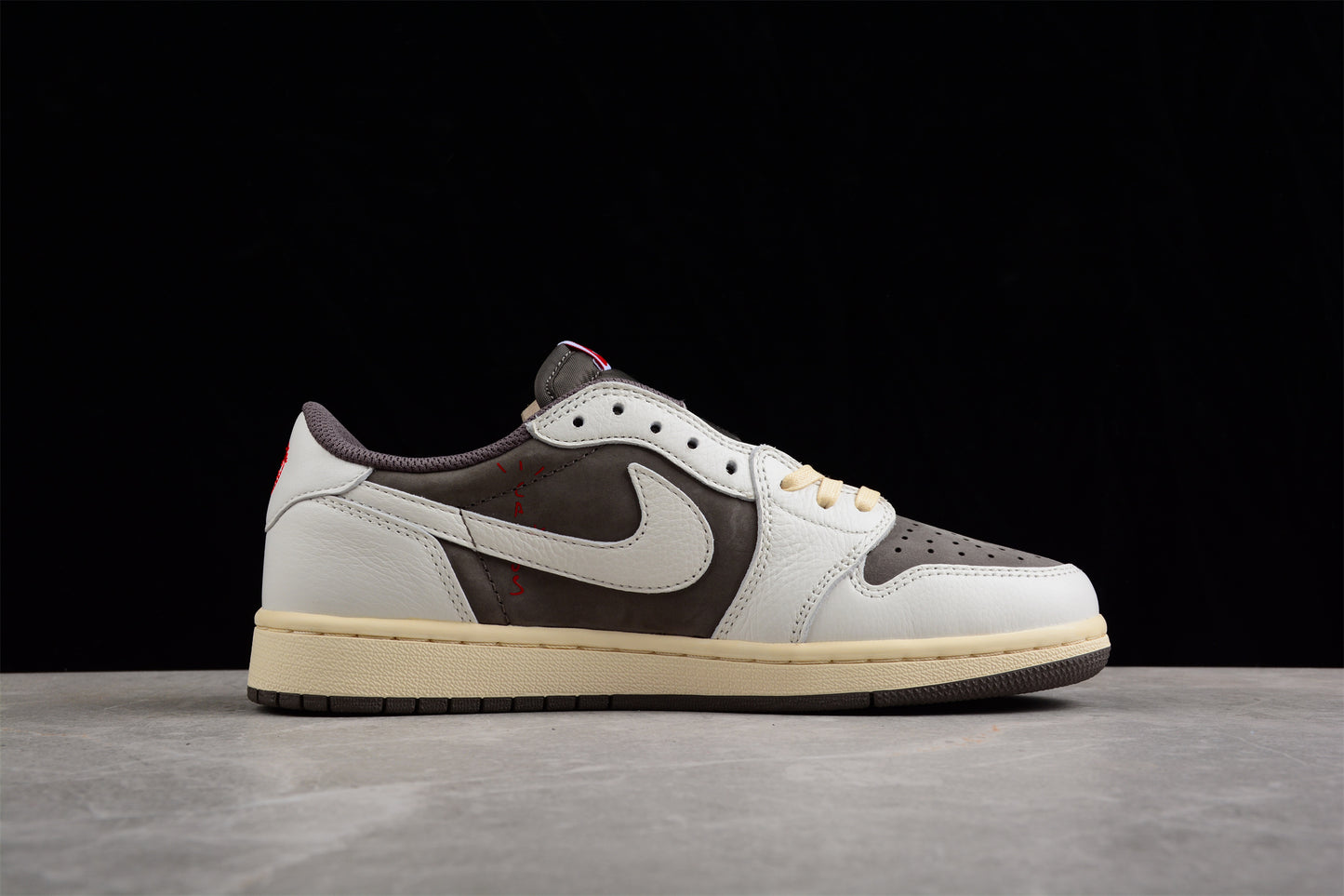 Jordan 1s x travis scott reverse mocha brown and white
