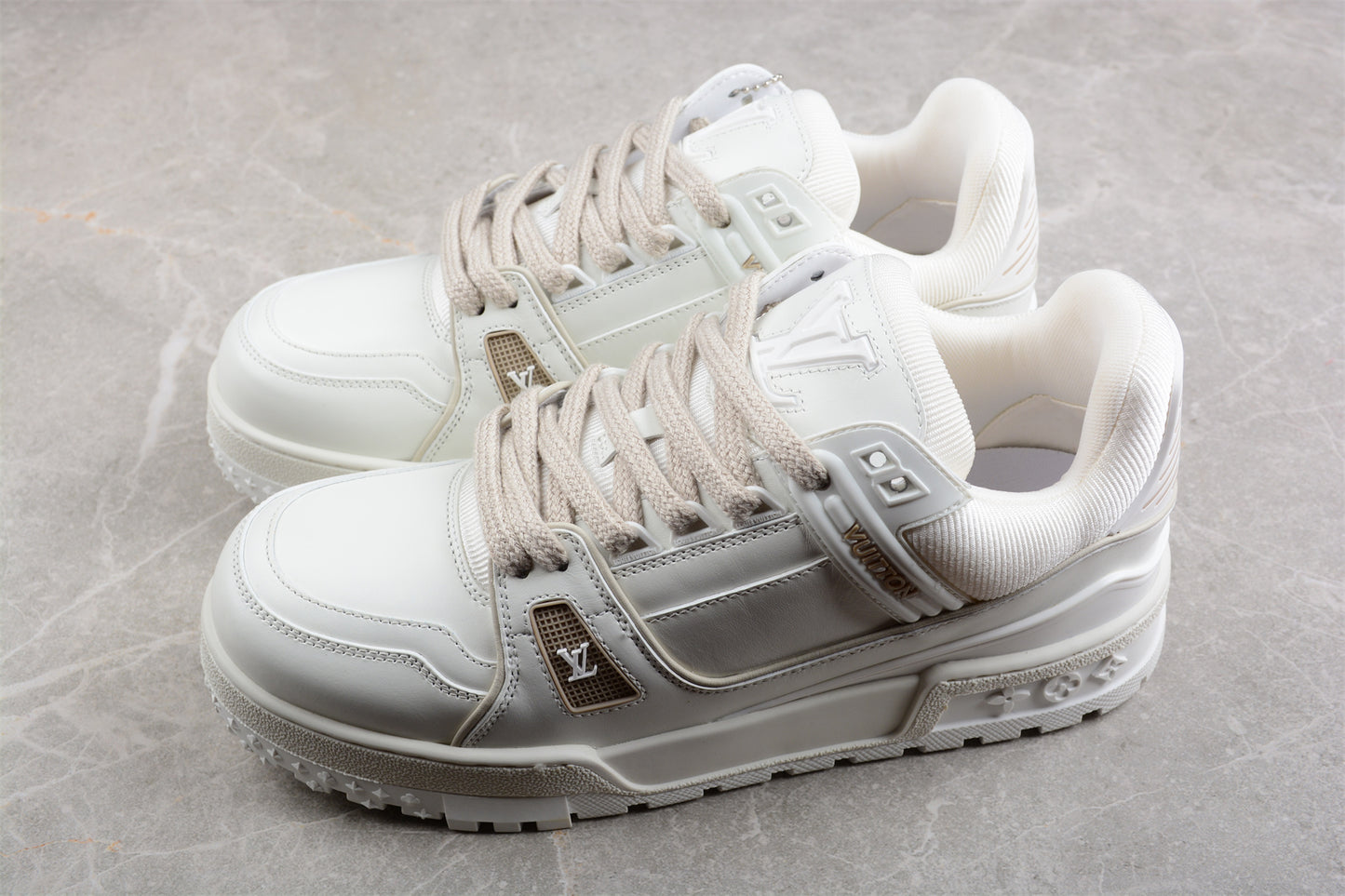 LV Trainers pure white