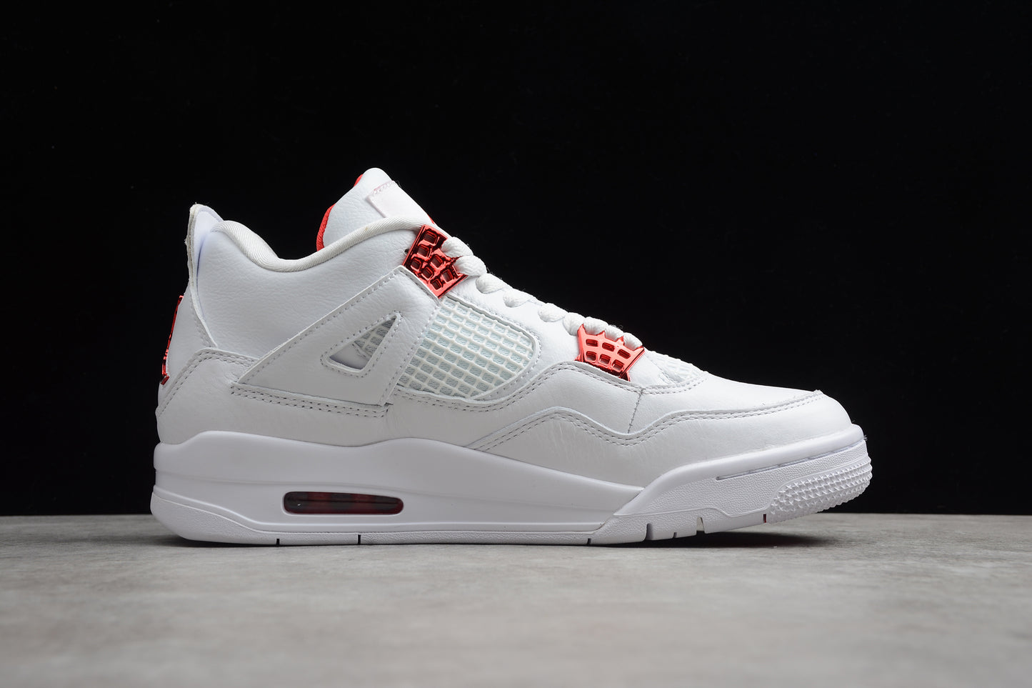 Air Jordan 4 Retro “Metallic Pack