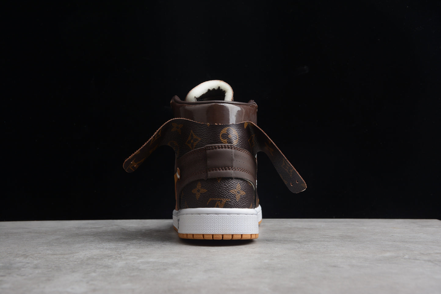 Jordan 1s high X off white X LV
