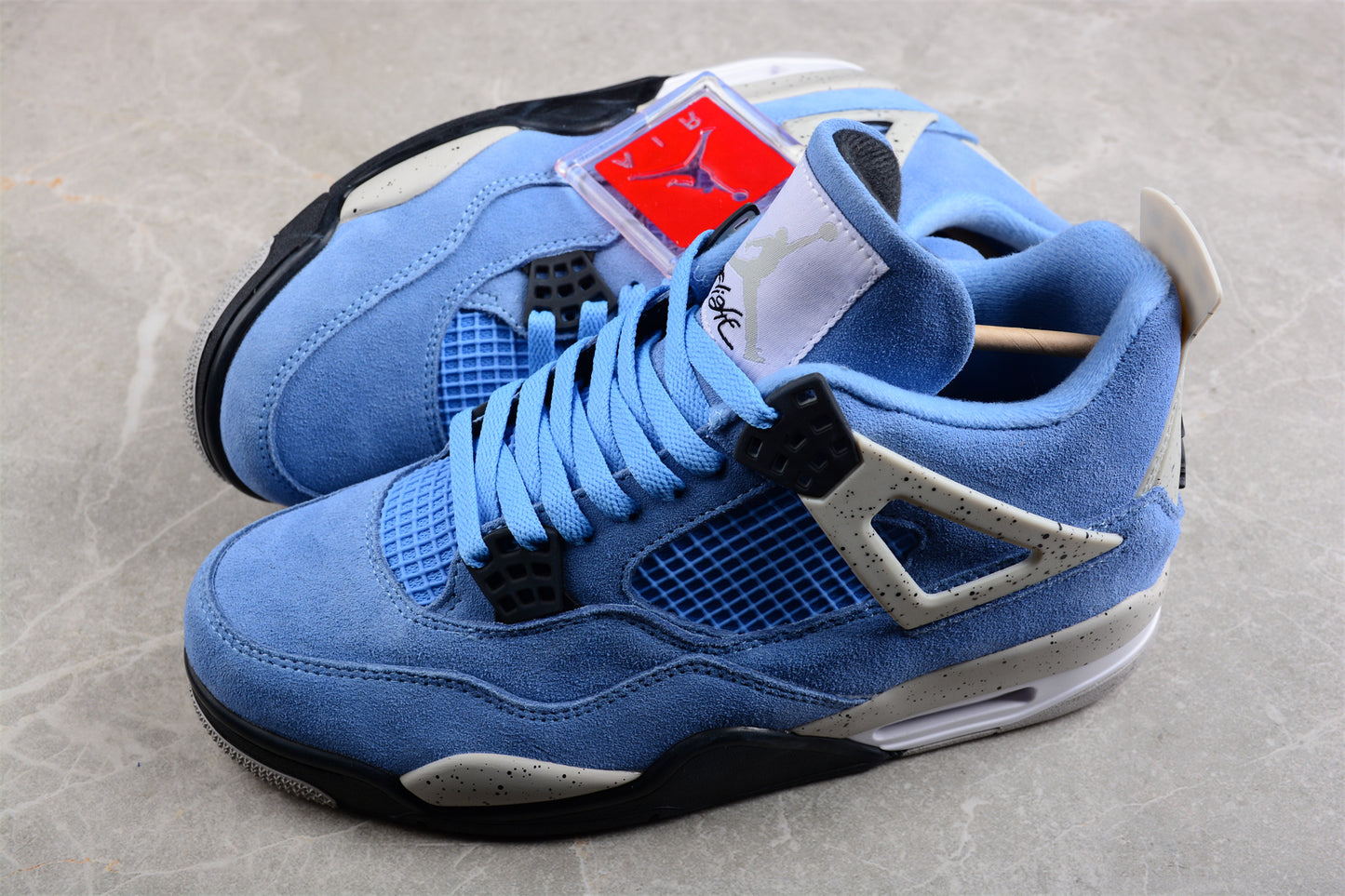 Air Jordan 4 Retro 'University Blue' |