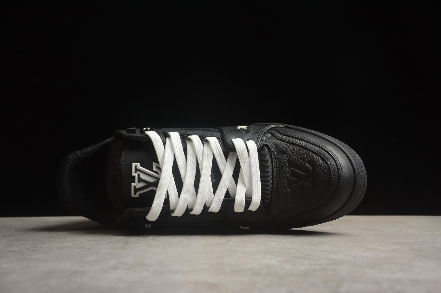 LV Trainers Pure black