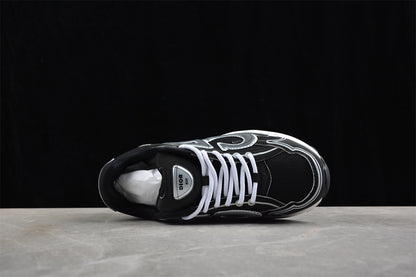 Dior B30 | black and white