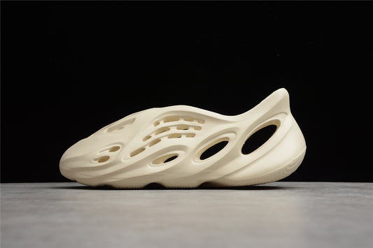Yeezy foam runners Desert yellow