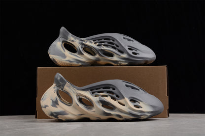 Yeezy foam runners Grey yellow