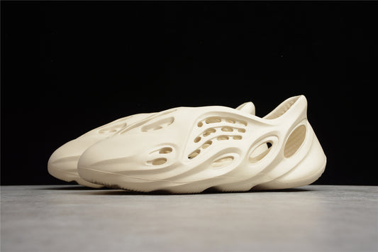 Yeezy foam runners Desert yellow
