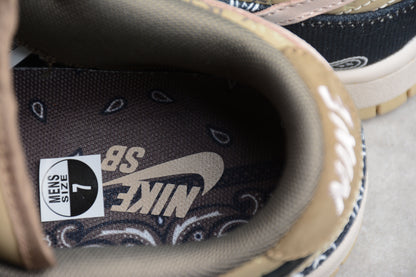 SB Dunks cashew flower x Travis scott