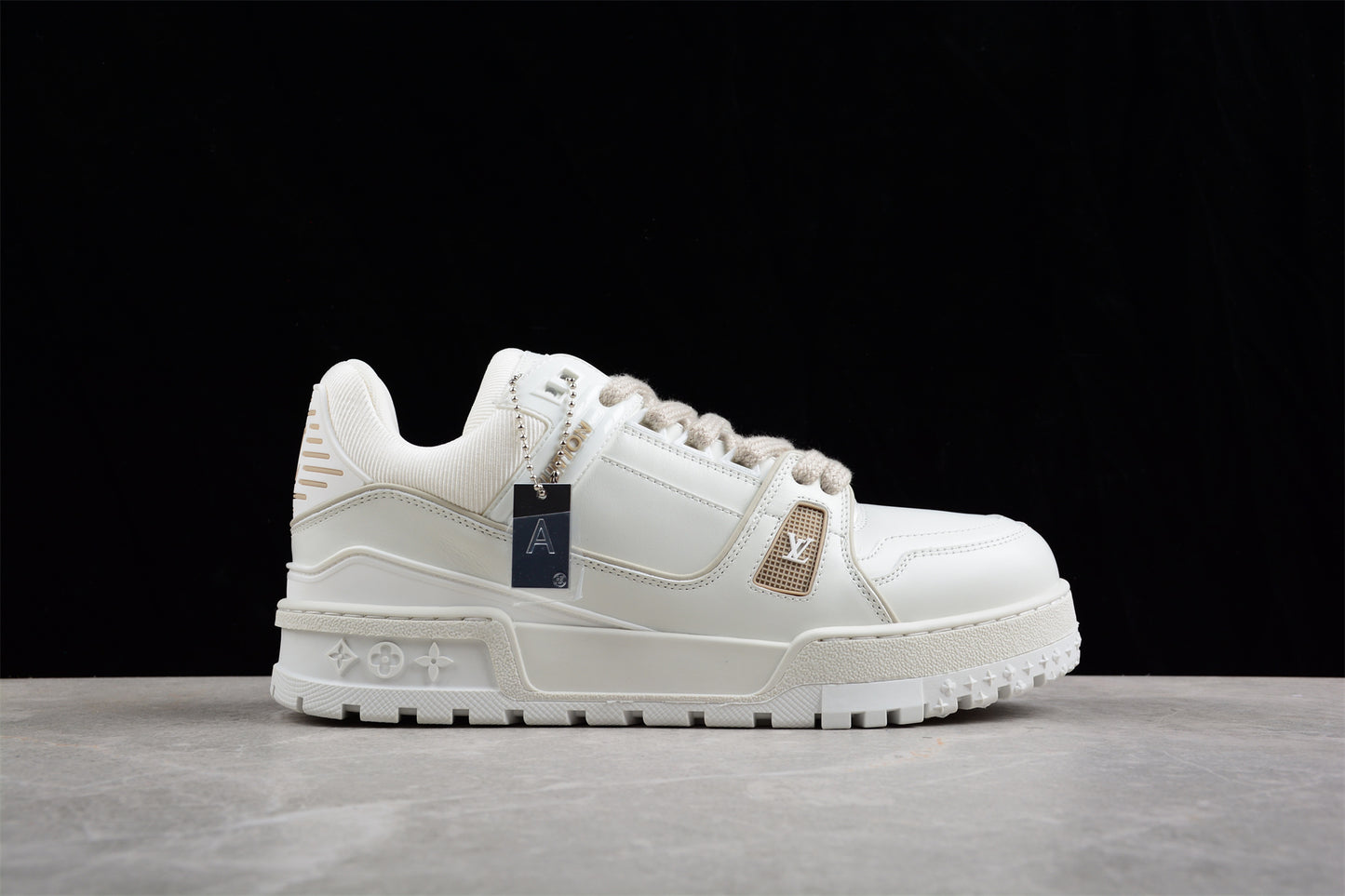 LV Trainers pure white