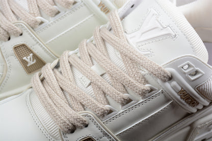 LV Trainers pure white