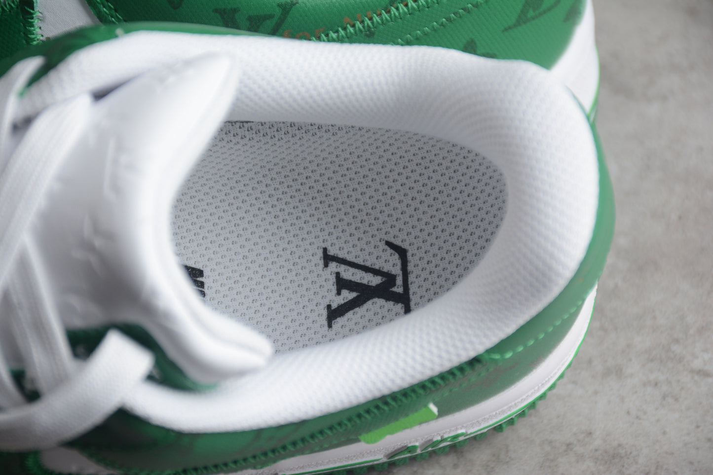 air forces x LV | green