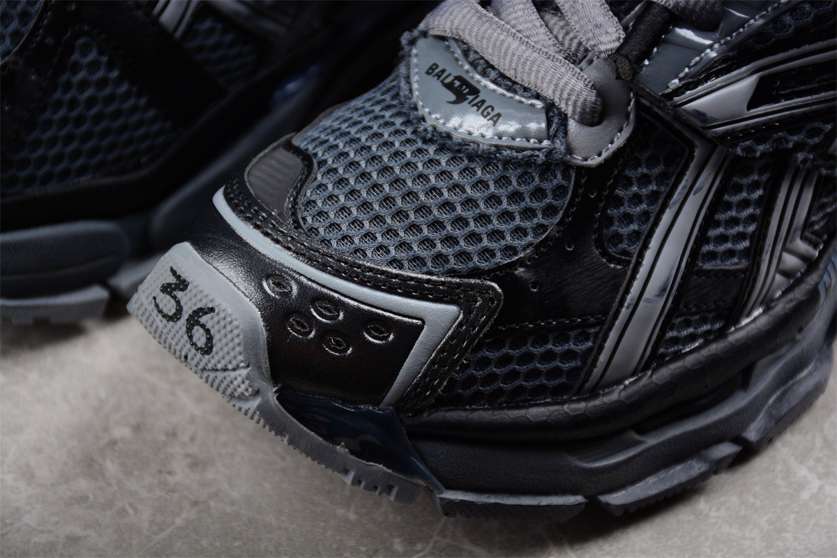 Balenciaga Runner Trainers | Grey black