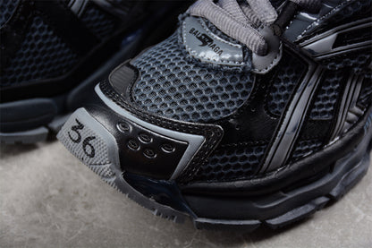 Balenciaga Runner Trainers | Grey black