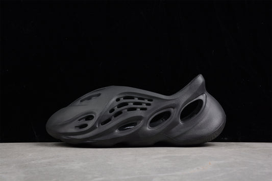 Yeezy foam runners Black warrior