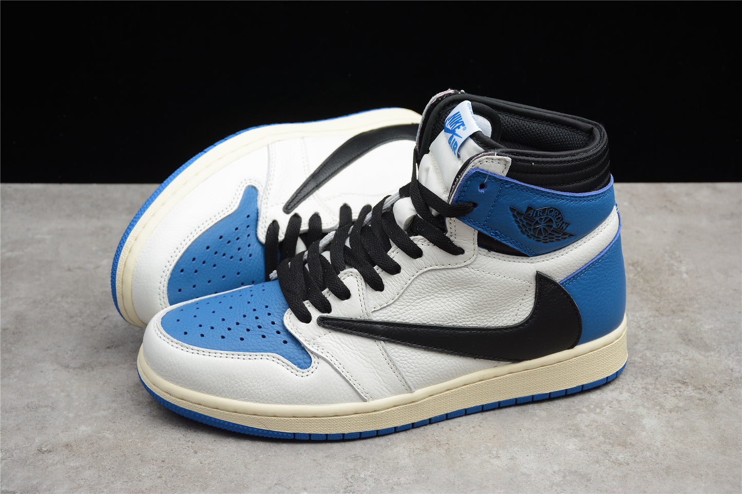 Jordan 1s X fragment X travis scott