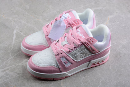 LV Trainers White powder