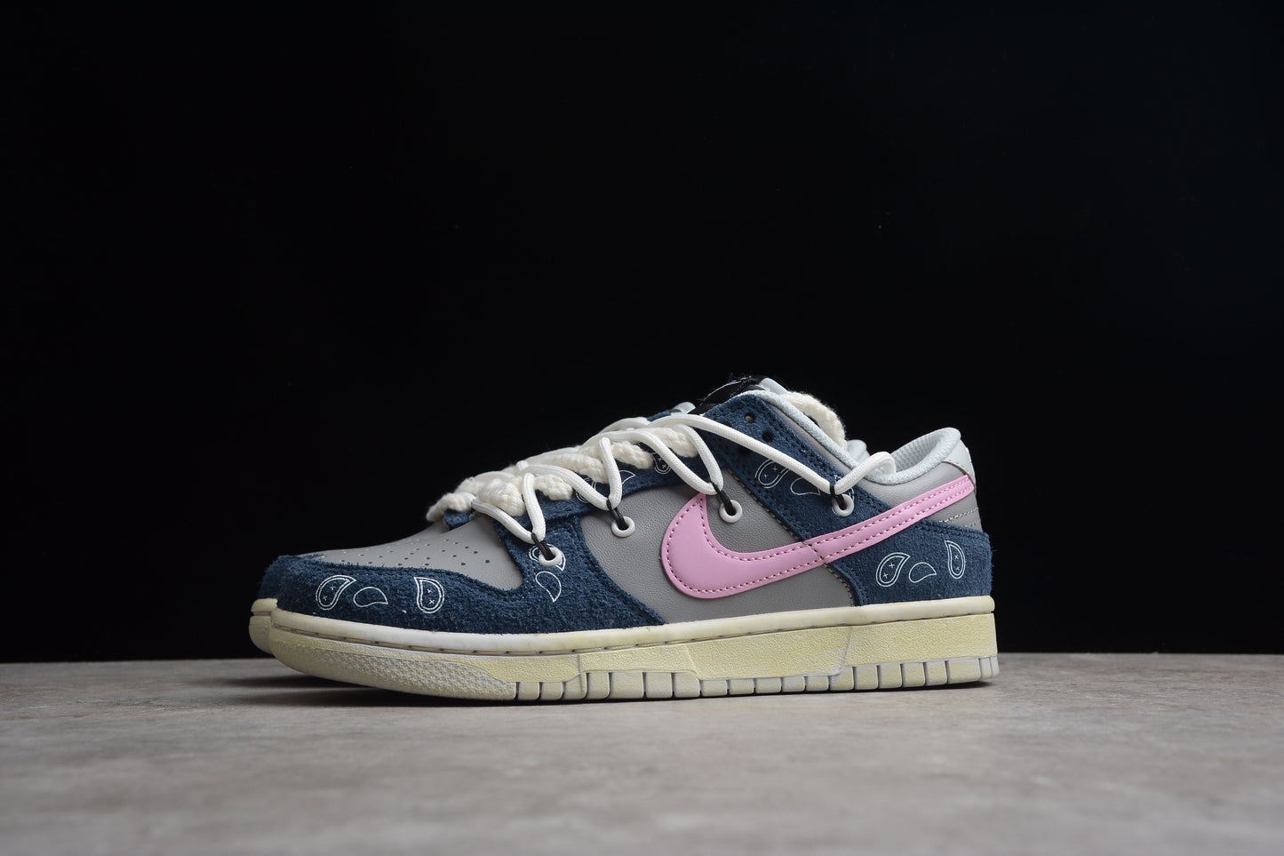 SB Dunks pink flower custom