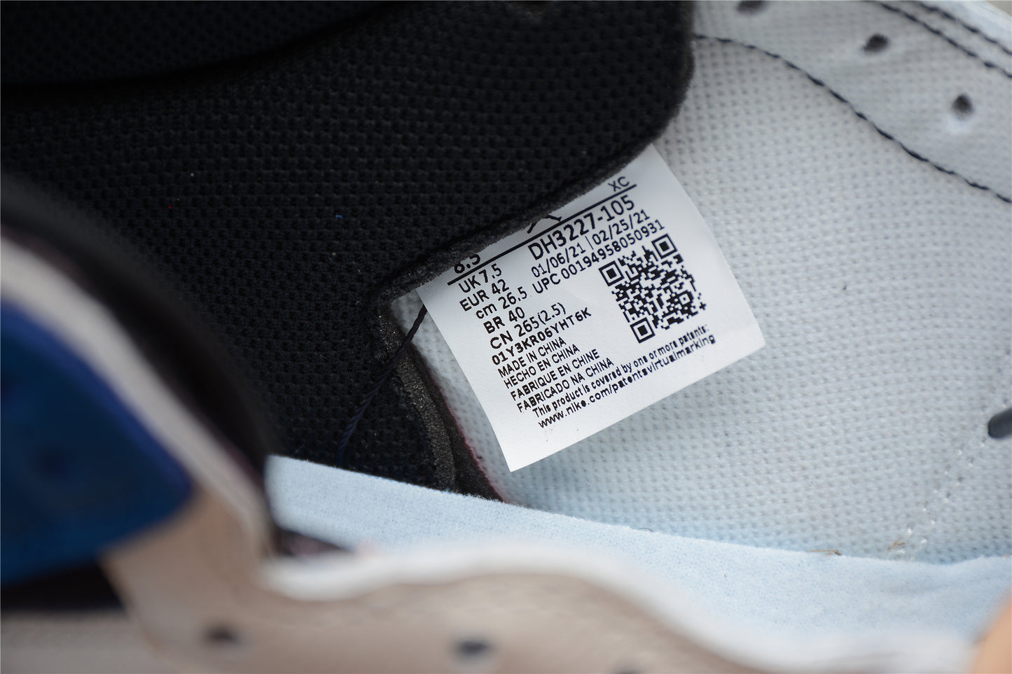Jordan 1s X fragment X travis scott