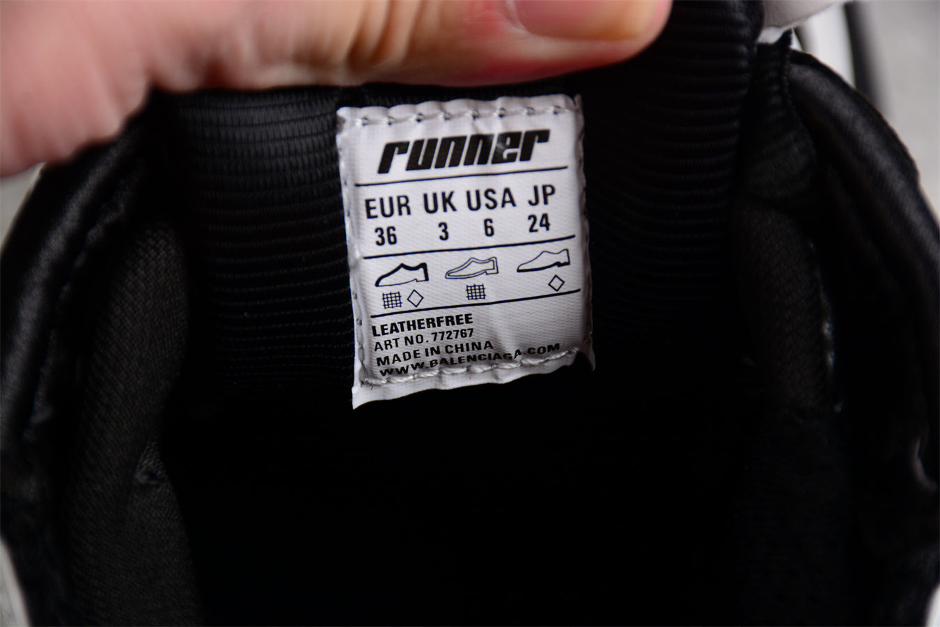Balenciaga Runner Trainers | Black and white