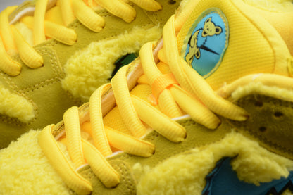 SB Dunks Grateful dead bear yellow