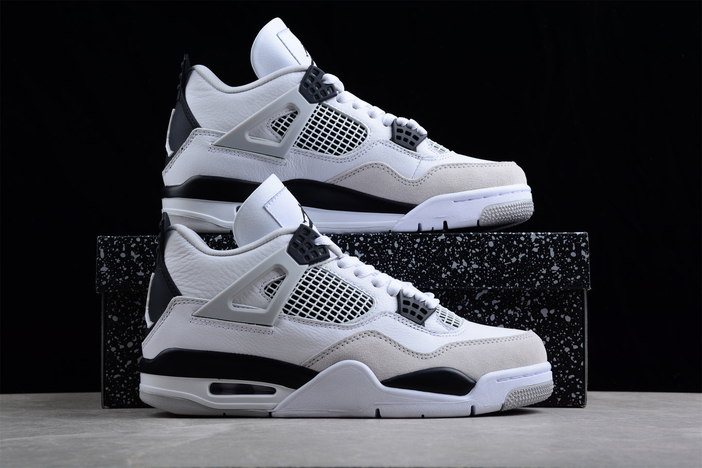 Air Jordan 4 Retro 'Military Black' | White