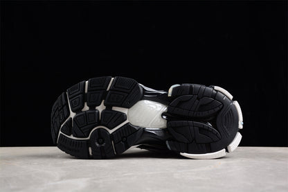 Balenciaga Runner Trainers | Black and white