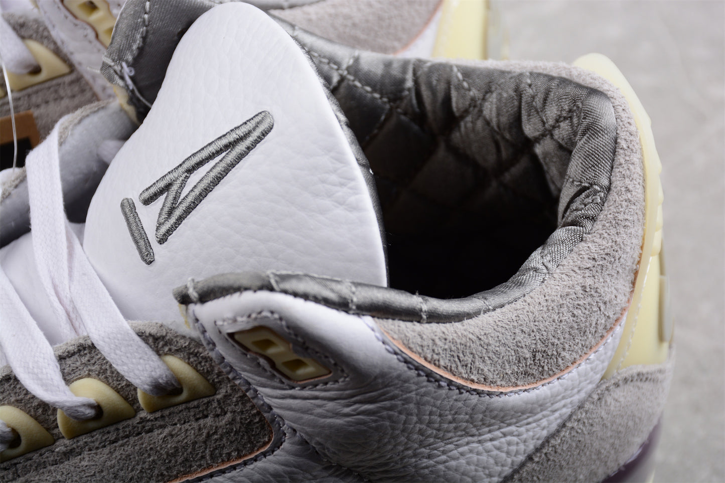 Jordan 3s Beige grey