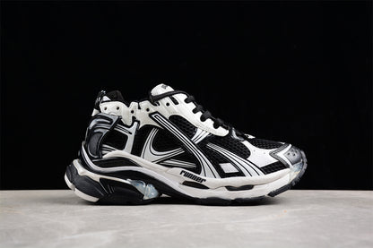 Balenciaga Runner Trainers | Black and white