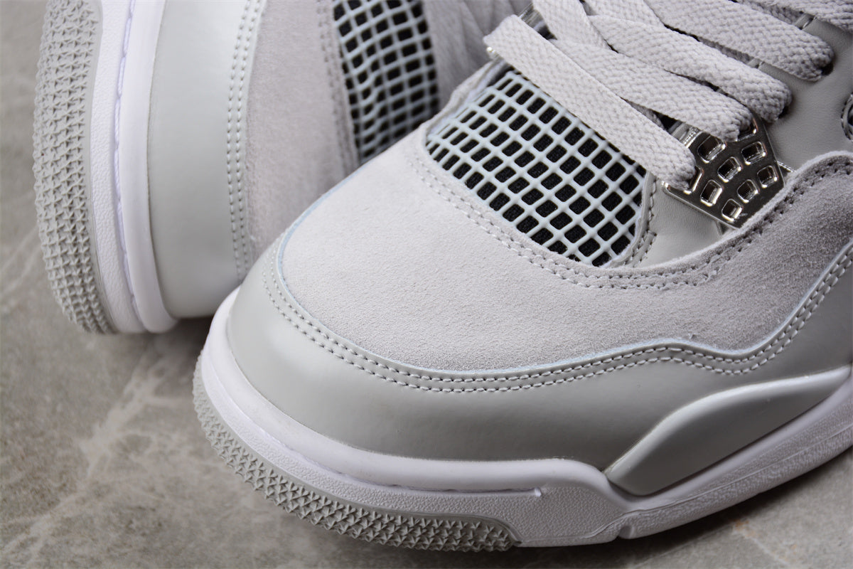 Air Jordan 4 Retro 'Frozen Moments' | Grey