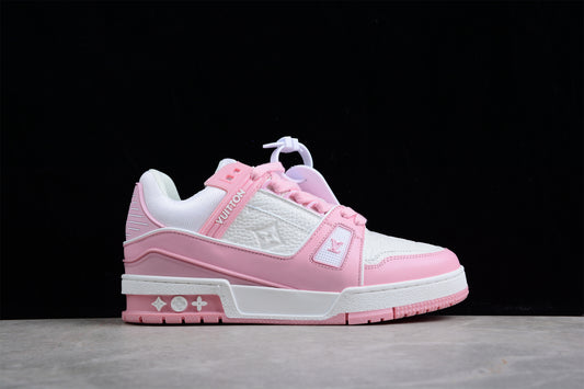 LV Trainers White powder