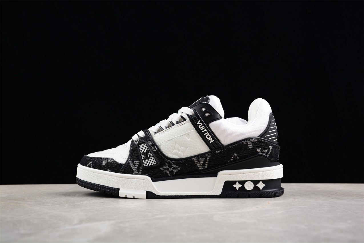 LV Trainers classic black and white