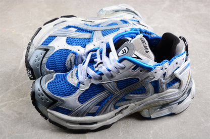 Balenciaga Runner Trainers | Blue and white