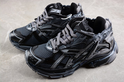 Balenciaga Runner Trainers | Grey black